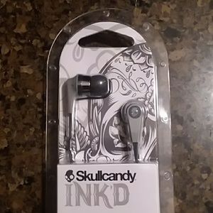 Gray Skullcandy ear buds with Mic